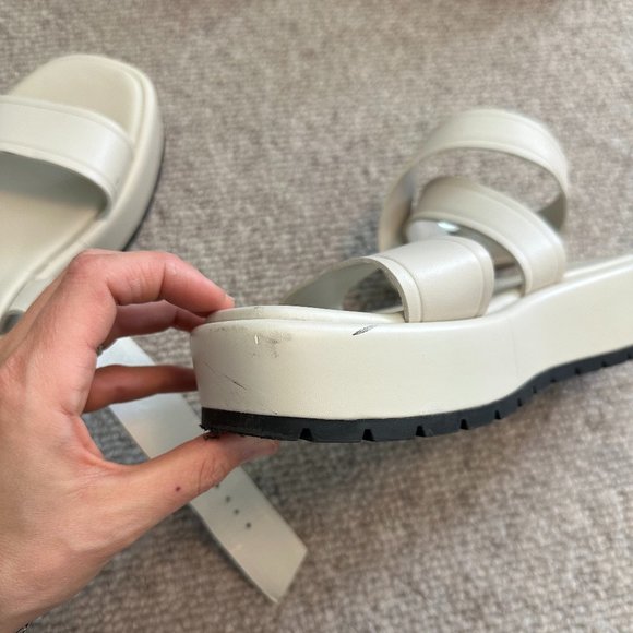 Zara Beige Flat Leather Sandals - Picture 5 of 7